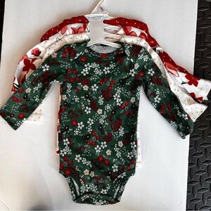 NWOT Carters “the Original Bodysuit” 4 Piece Christmas Onesie Set-9 months